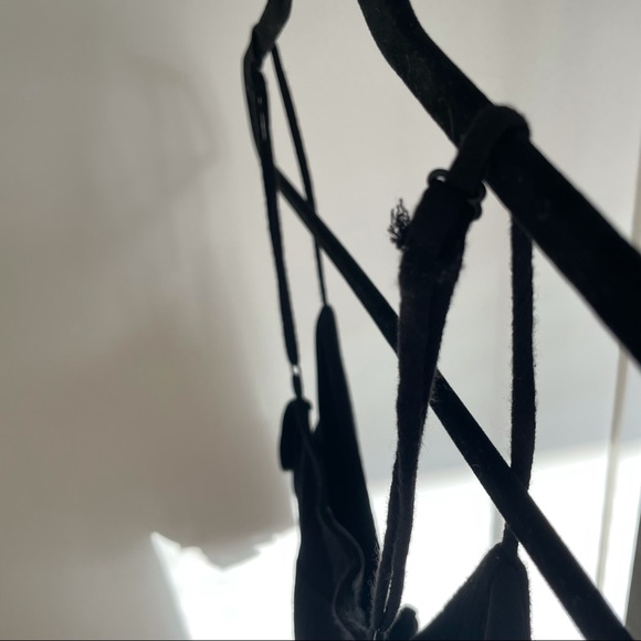 Black crop top - Picture 2 of 2